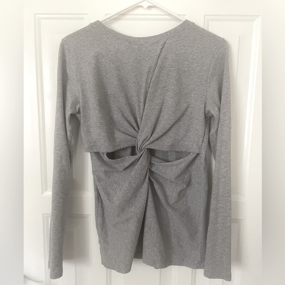 Cabi Womens Long Sleeve Turn Tee Light Heather Grey # 3061 Sz M